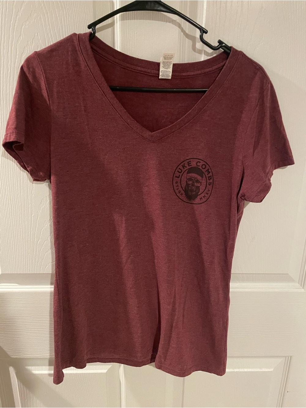 District Women's V-Neck Luke Combs Tee, size medium